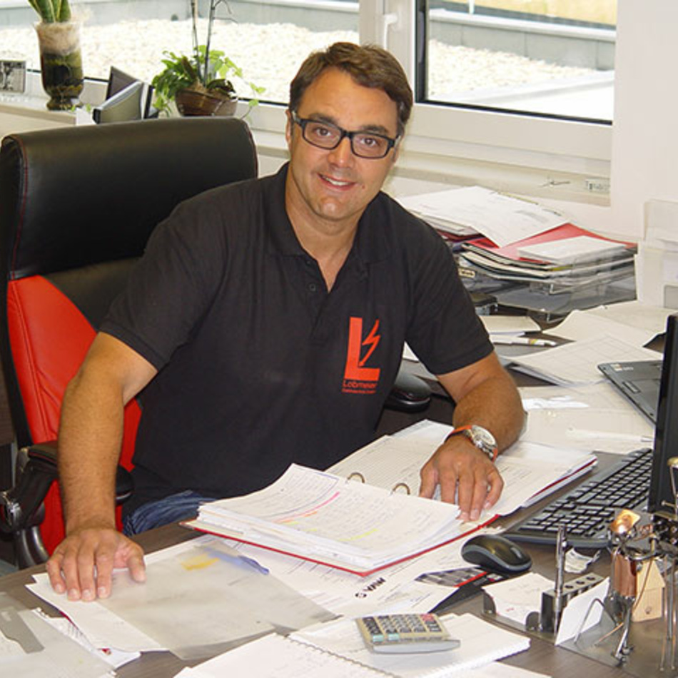 Herr Lobmeier unterstützt Sie gerne bei Ihren Projekten