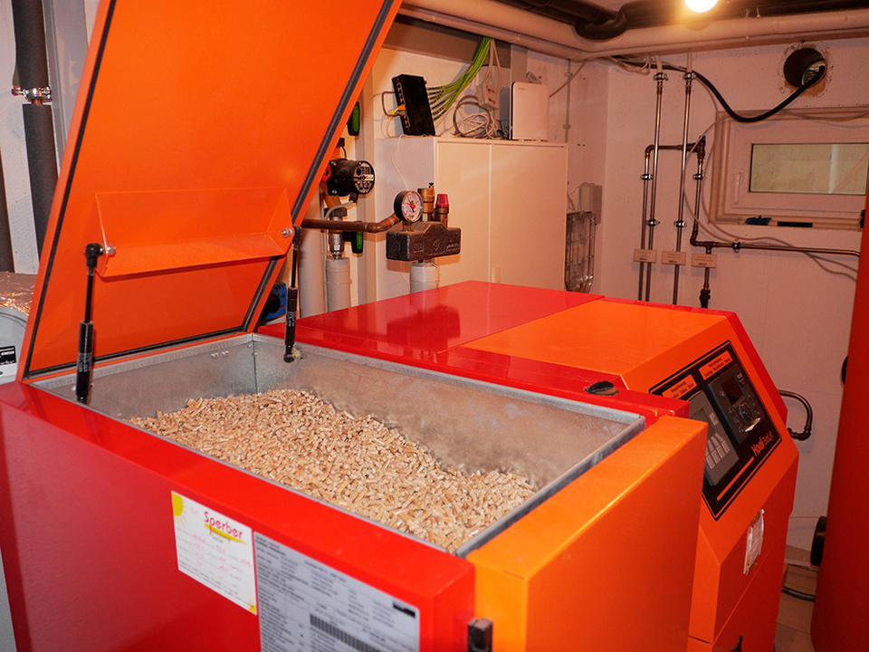 Palletheizung2 bei Lobmeier Elektrotechnik GmbH in Hepberg